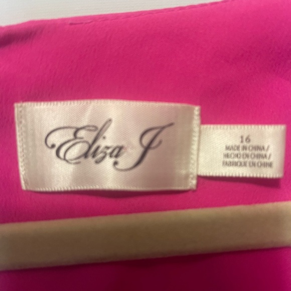 ELIZA J, Vibrant Pink dress with Ruffle Sleeve - Picture 4 of 11